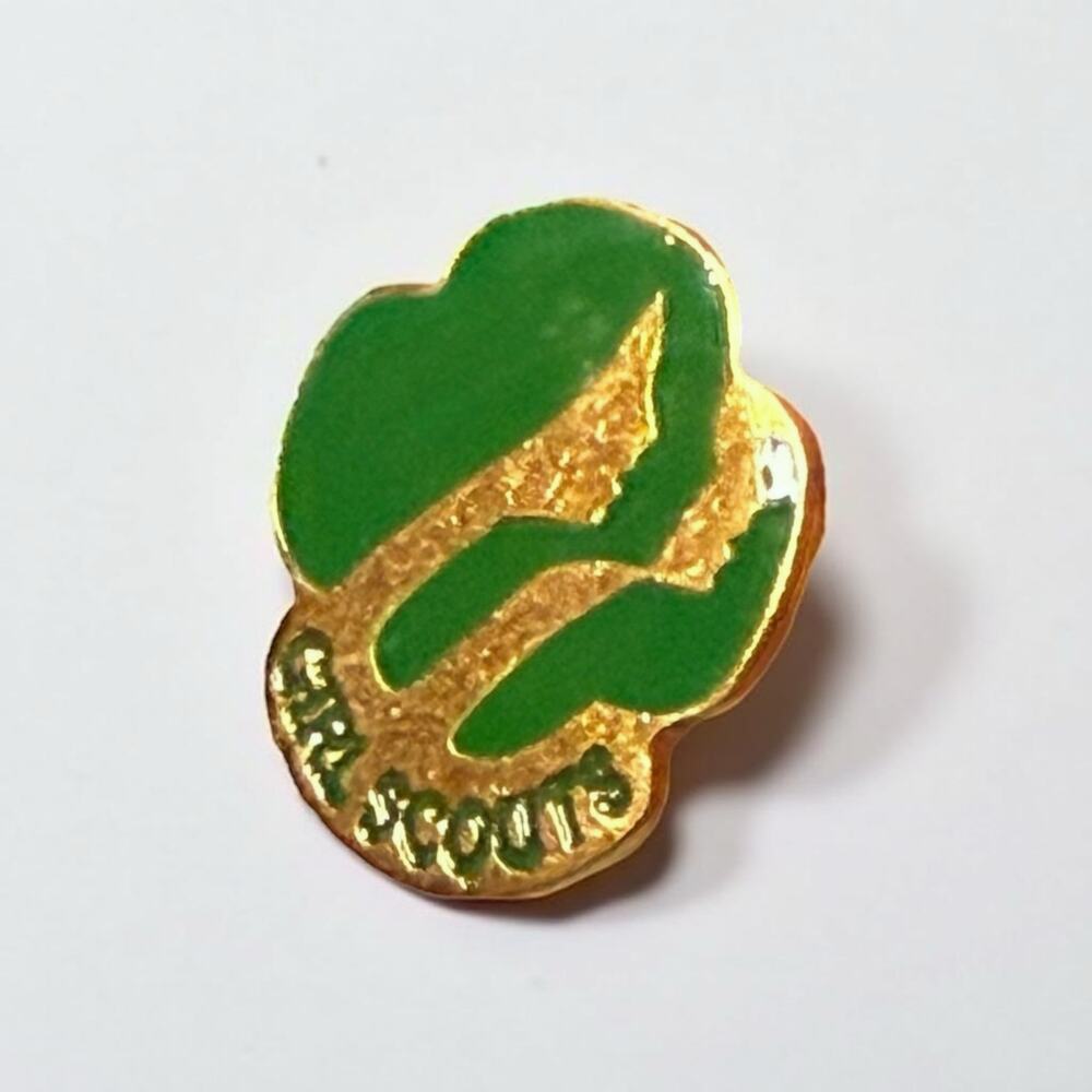 Vintage 80s Girl Scouts Lapel Pin Gold Tone Green Enamel USA Made